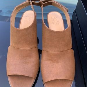 Ladies tops heel shoes